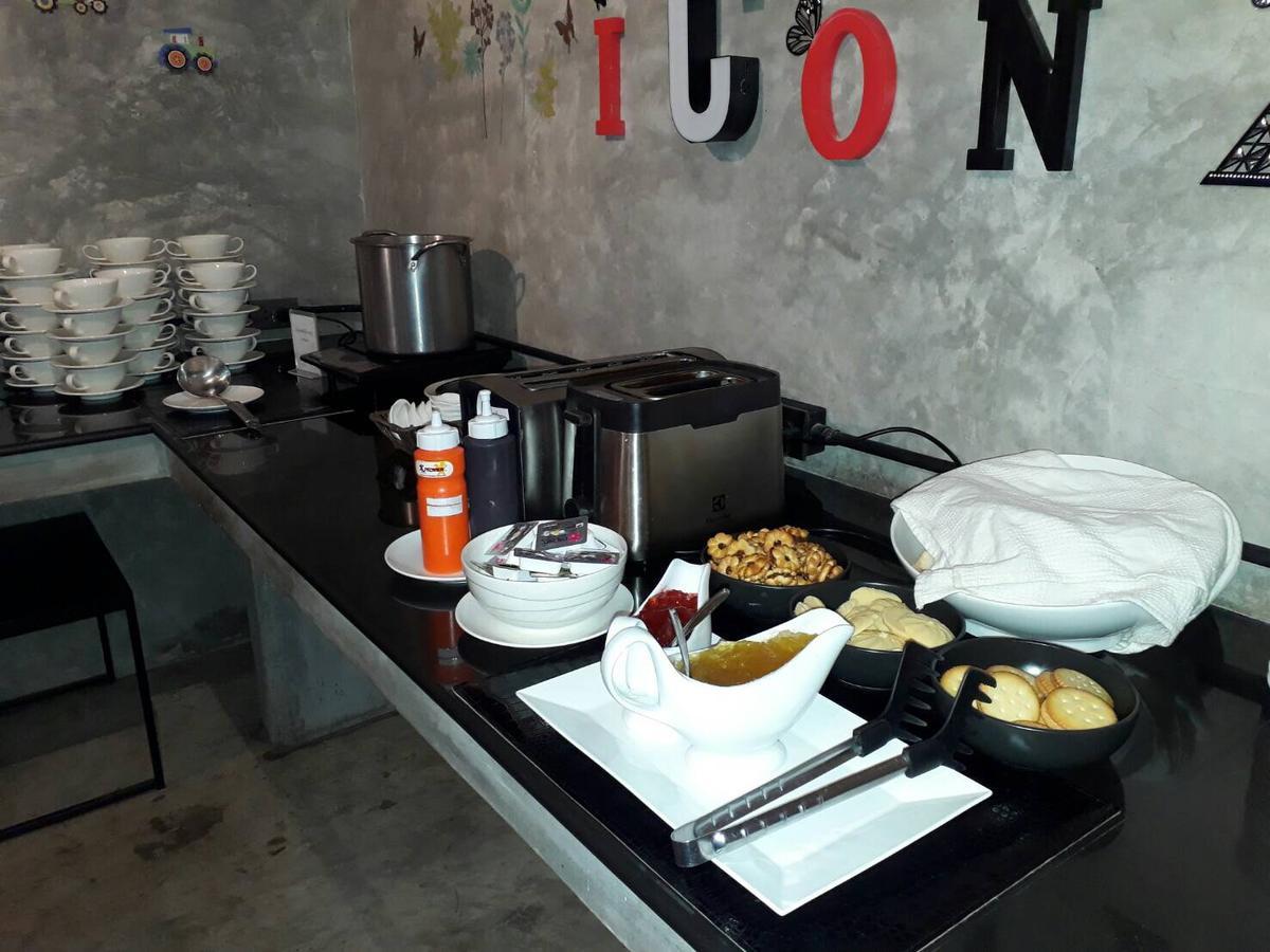 The Icon Service Apartment Si Maha Phot Экстерьер фото