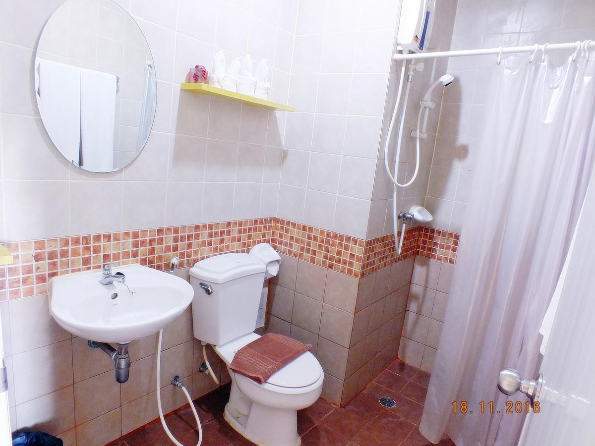 The Icon Service Apartment Si Maha Phot Экстерьер фото