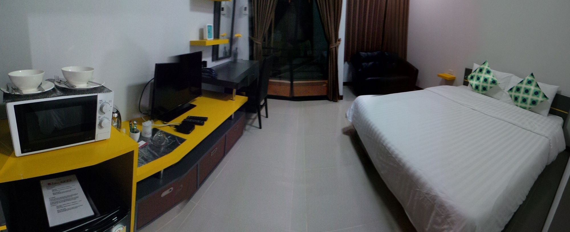 The Icon Service Apartment Si Maha Phot Экстерьер фото